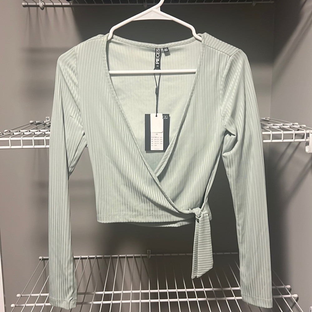 NWT * Pieces Light Green Long Sleeve Wrap Top Size XS